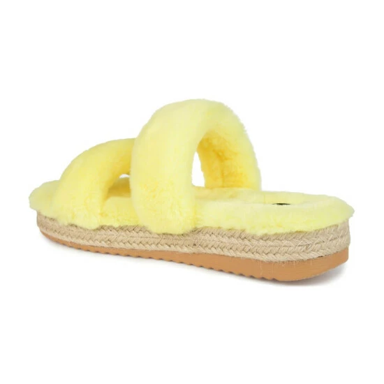 Brand new ๐ Journee Collection ๐ฉ Women's Faux Fur Relaxx Slipper Yellow ๐ - Image 4